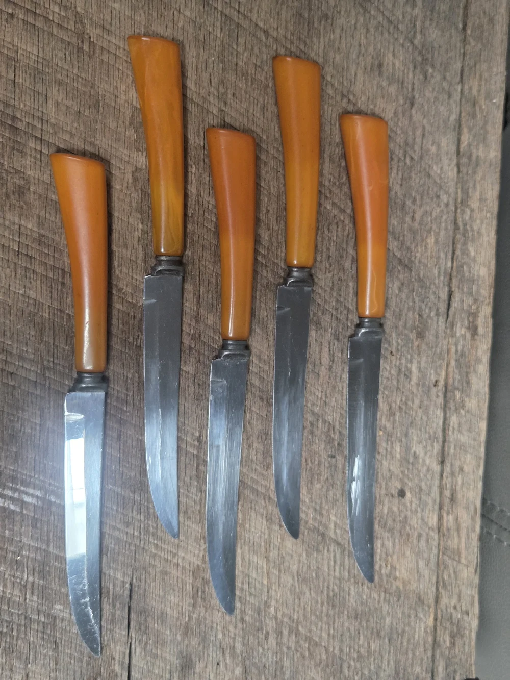 5 Vintage Forgecraft Stainless Steel Knives w/ Bakelight Butterscotch Handles O